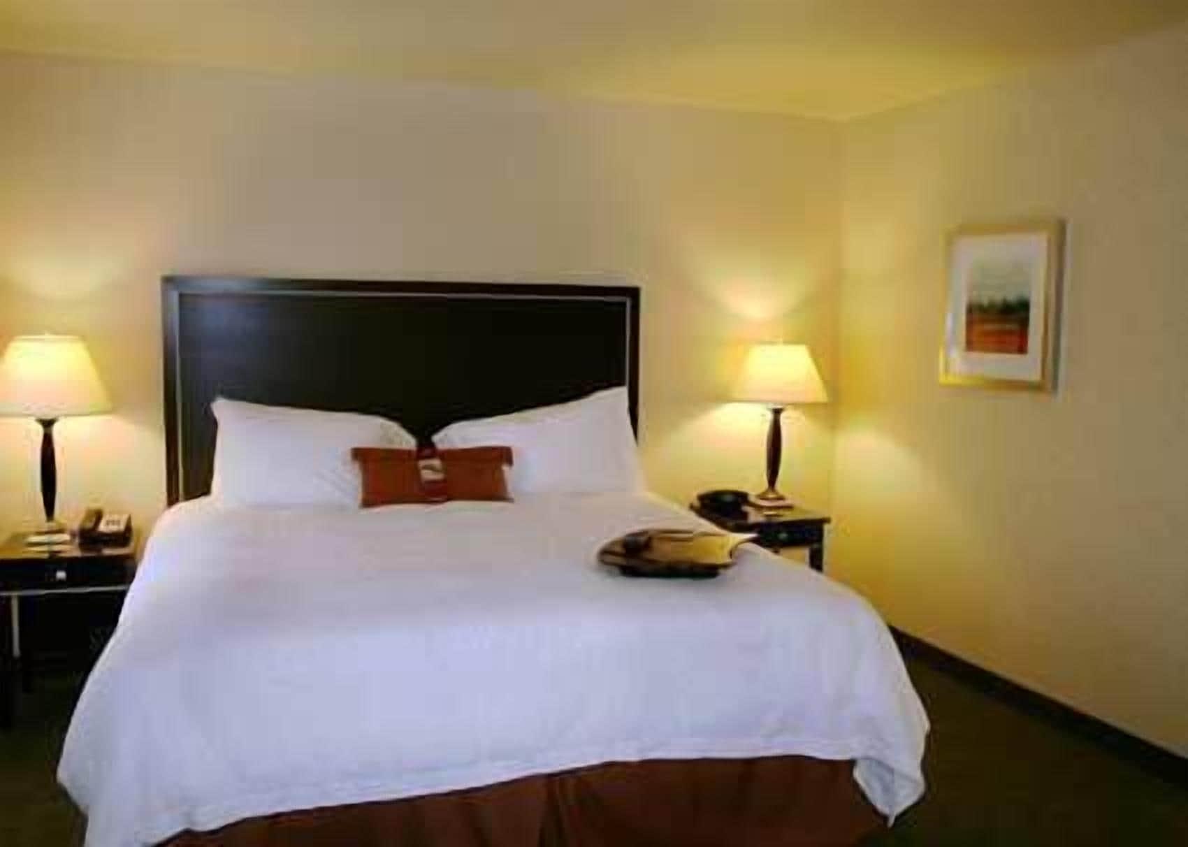 Hampton Inn & Suites Роузвілл Екстер'єр фото