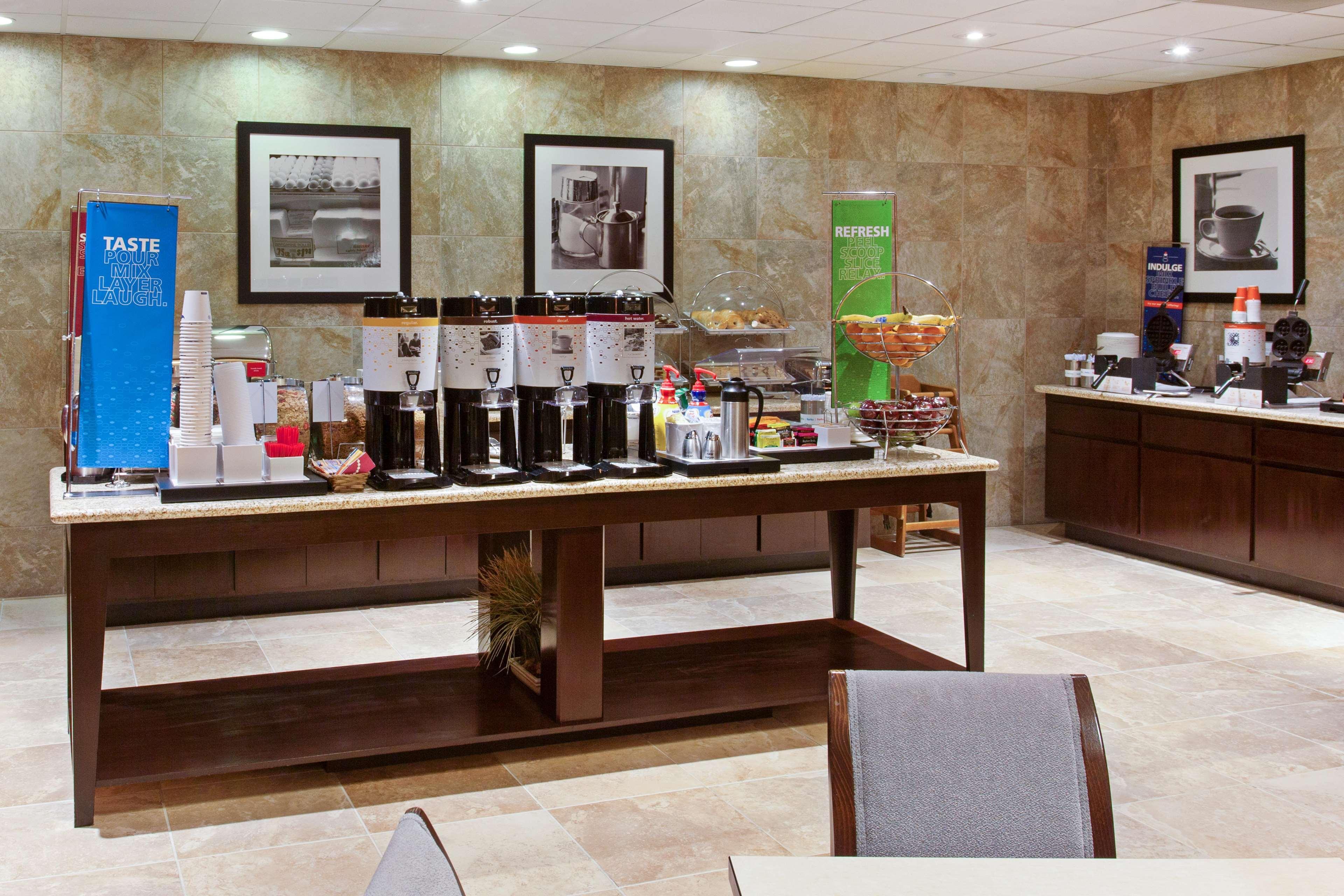 Hampton Inn & Suites Роузвілл Екстер'єр фото